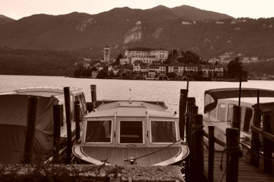 Embarcadère d'Orta et l'île San Giulio - Piémont (NO)