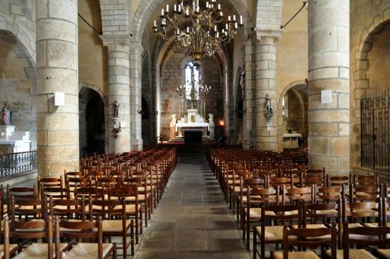 Eglise en Charente (16)
