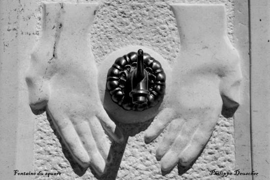 Fontaine dans un square à Pont-De-Roide (25)