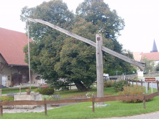 Puits à balancier à Croix (90)