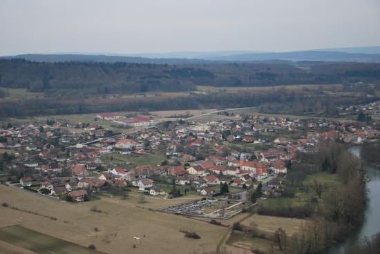Village de Mathay, vu du belvédère de Mandeure (25)