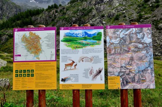 Panneaux indicateurs au chalet de Gioberney (05)