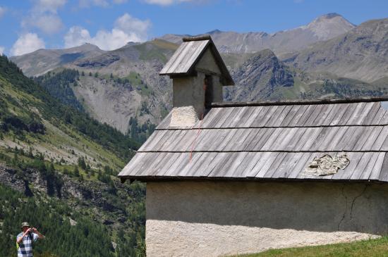 Chapelle en allant au Saut de Laïre (05)