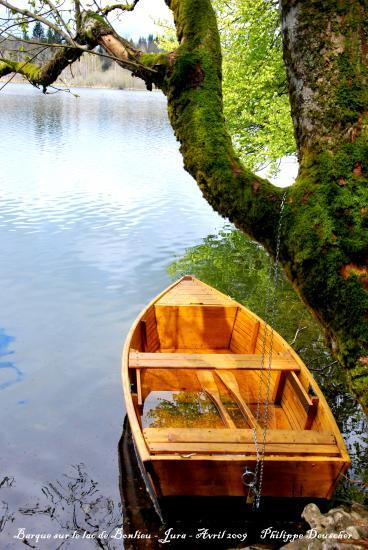 Barque sur le lac de Bonlieu (39)