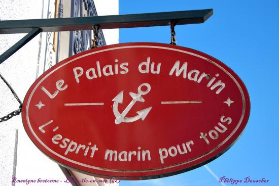 Enseigne en Bretagne sud (56)