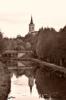 Reflet d'une église dans le canal (90)