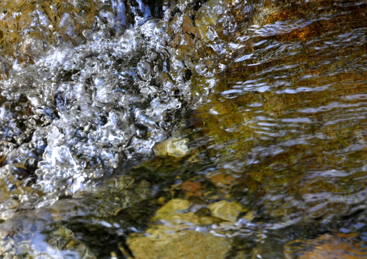 Couleurs d'eau à Zoza - Alta Rocca - Corse du sud - Août 2014