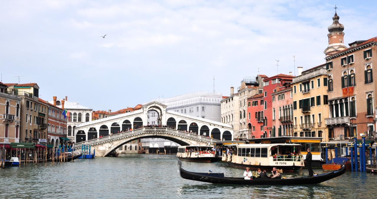 Ponte Rialto à Venise - Vénétie - Italie - Avril 2014